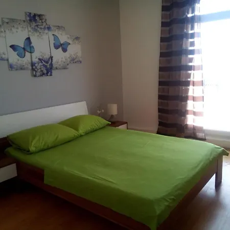 Jure Apartamento Brist