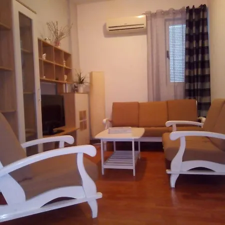 Jure Apartmán *