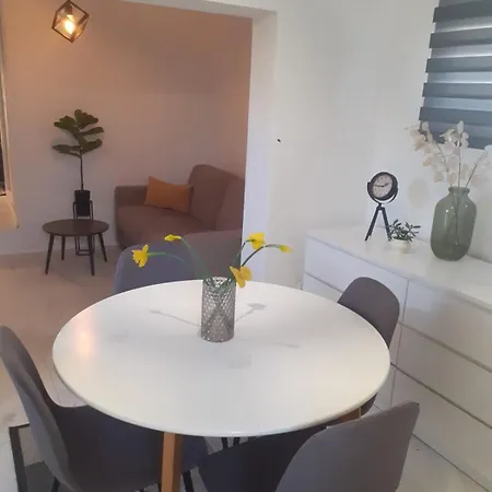 Jure Apartmán Brist