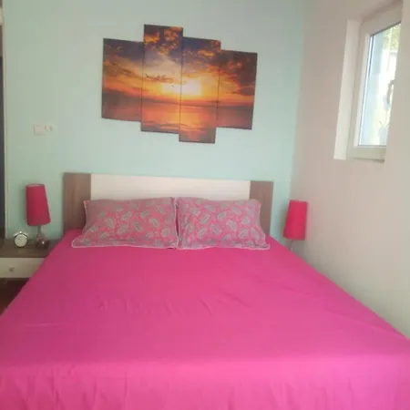 Jure Apartament Brist