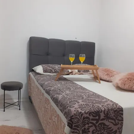 Apartament Jure *